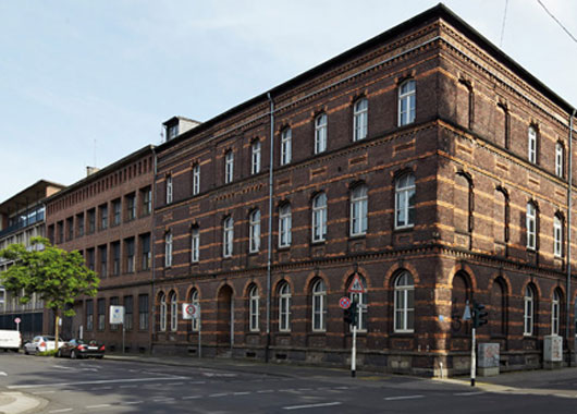 Außenansicht der alten Samtweberei in Krefeld.