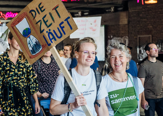 Klimademonstration in Bochum mit Mitarbeitenden der GLS Bank