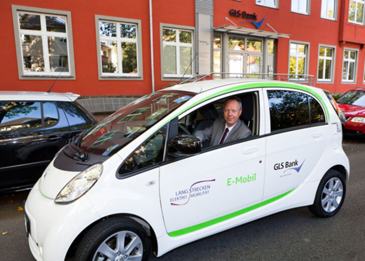 Mehr lesen zu „Elektromobilität: Bundesregierung fördert Projekt der GLS Bank“