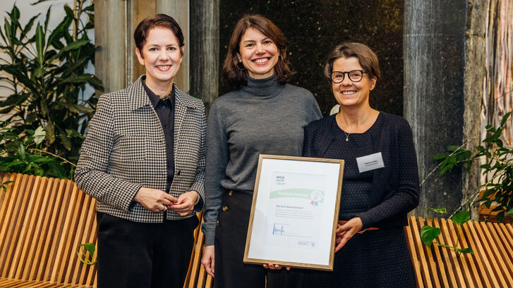 Mehr lesen zu „NRW-Ministerin Gorißen: Bio-Preis für das Küchenteam der GLS Bank“