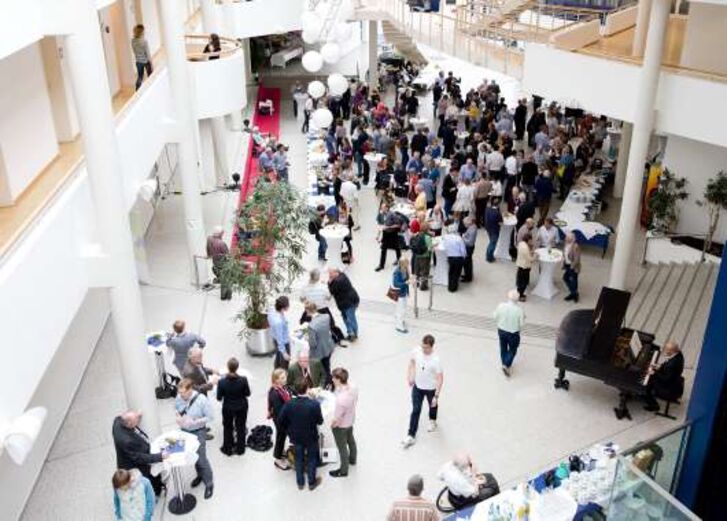 Mehr lesen zu „Knapp 10 Mio. Euro für die Studienfinanzierung in Witten“