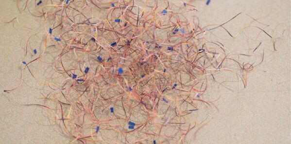 Kunstwerk aus Papierabschnitten