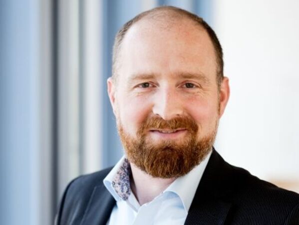 André Meyer, Leiter Kompetenzcenter Nachhaltige Immobilien | GLS Bank Kredite für Firmenkund*innen André Meyer, Leiter Kompetenzcenter Nachhaltige Immobilien | GLS Bank Kredite für Firmenkund*innen