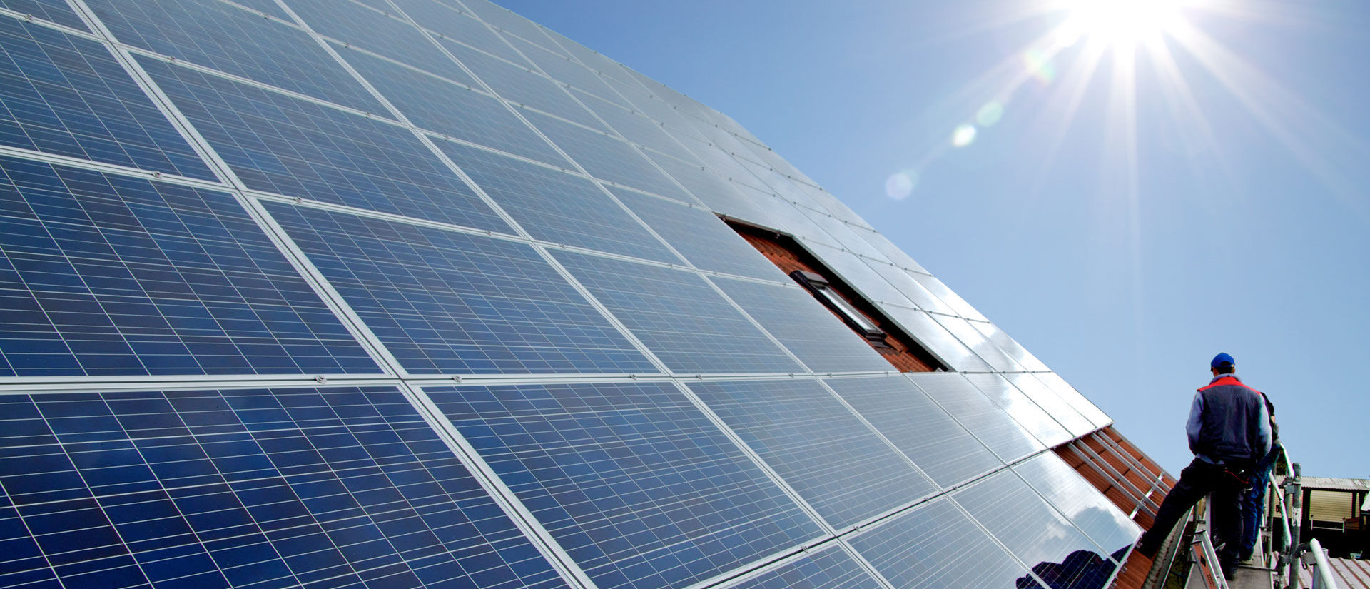 Photovoltaik aufs Dach - mit günstigem Kredit - jetzt