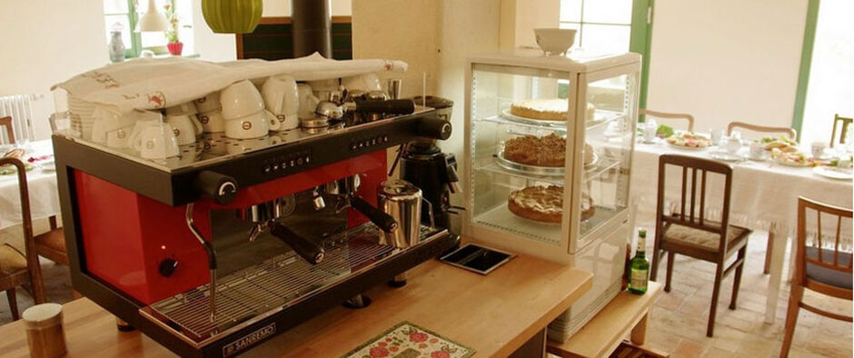 Vielseitenhof e.V. Kaffeemaschine im Hofcafè vom Vielseitenhof in Trebitz