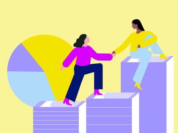 Zwei weiblich gelesene Personen, die sich bei der finanziellen Unabhängigkeit unterstützen