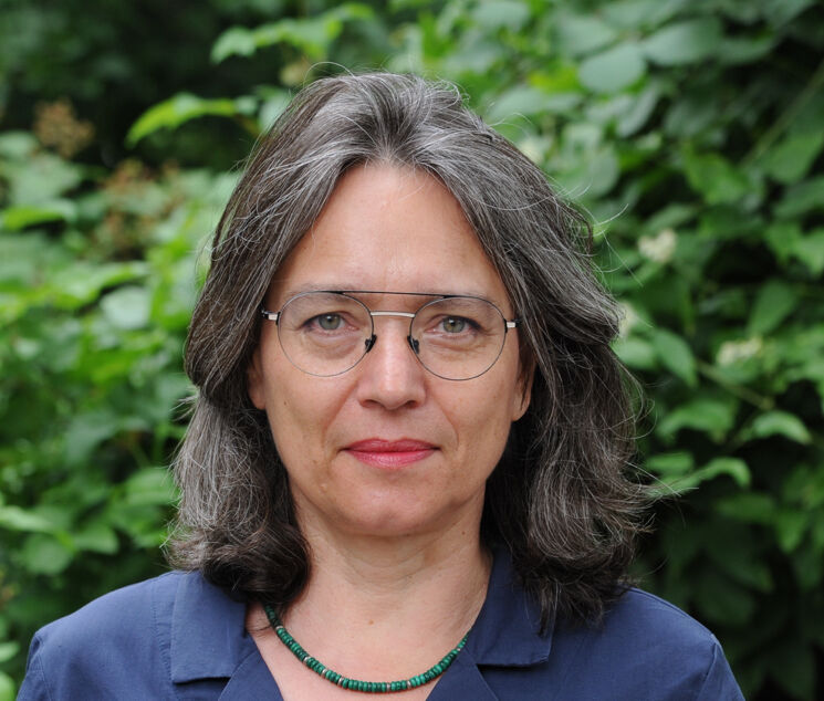 Frau Dr. Christine Bruhn