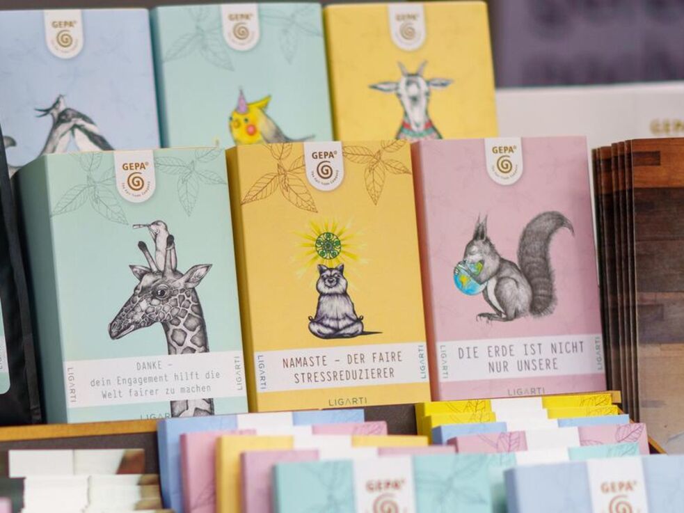 Bunte Schokoladentafeln von GEPA.