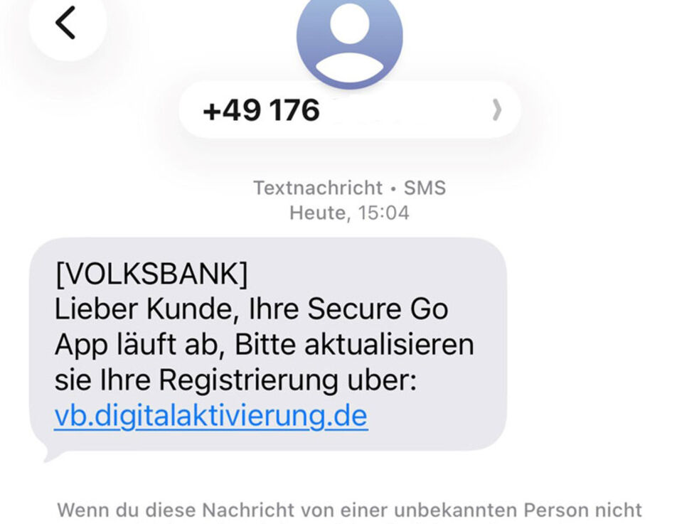 Screenshot einer Smartwatch mit eiernSMS, die zur SecureGo App Registrierung auffordert