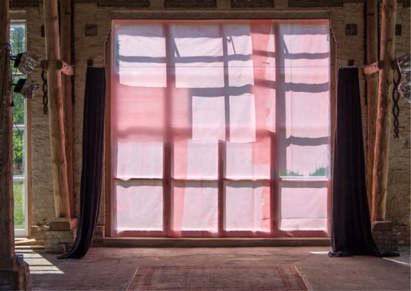 Kunstwerk "Zeitfenster" auf Fensterglas Kunstwerk "Zeitfenster" auf Fensterglas