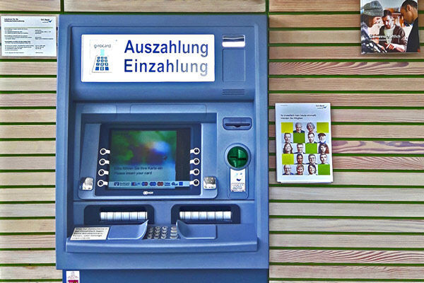 Geldautomat an der GLS Bank in Bochum
