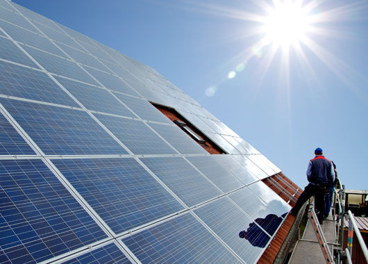 PV-Dachanlage - Finanzierungskredite für Photovoltaik auf Gewerbedächern | Aktion der GLS Bank